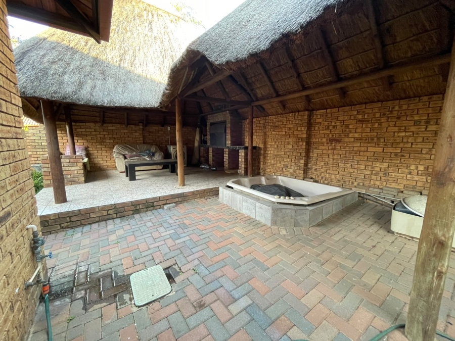 3 Bedroom Property for Sale in Amberfield Crest Estate Gauteng