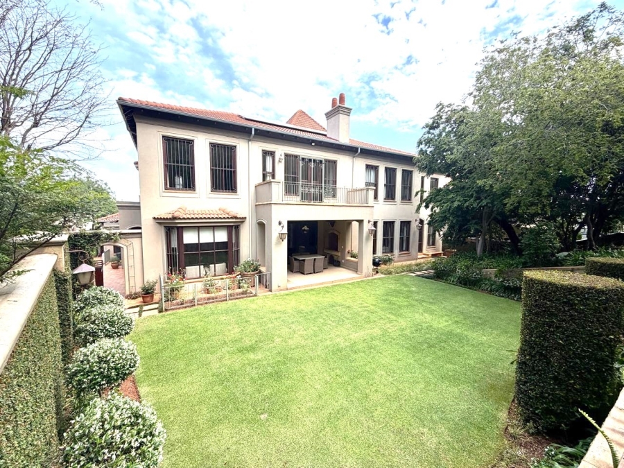 4 Bedroom Property for Sale in Faerie Glen Gauteng