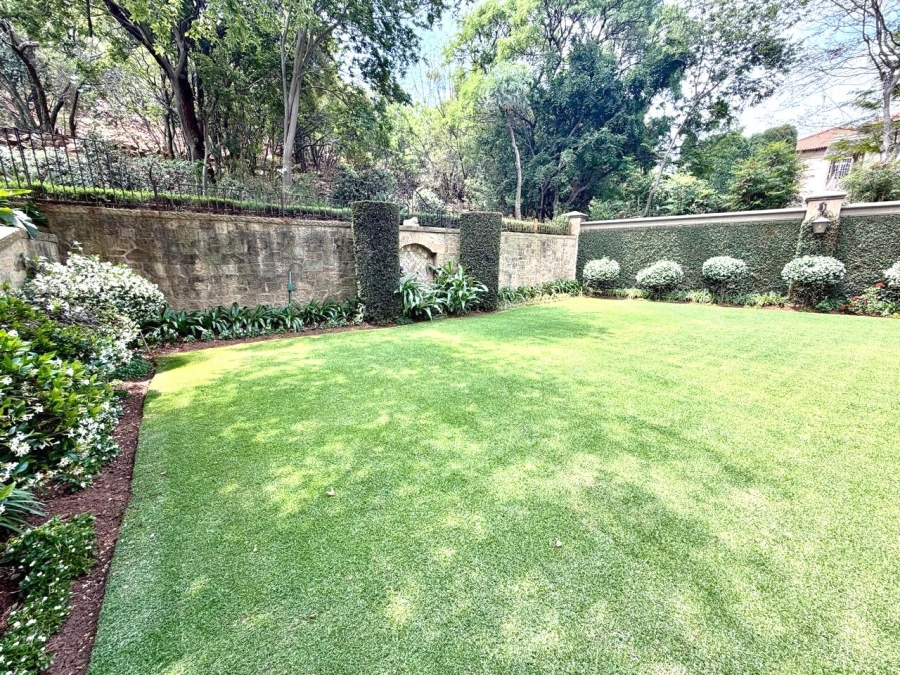 4 Bedroom Property for Sale in Faerie Glen Gauteng