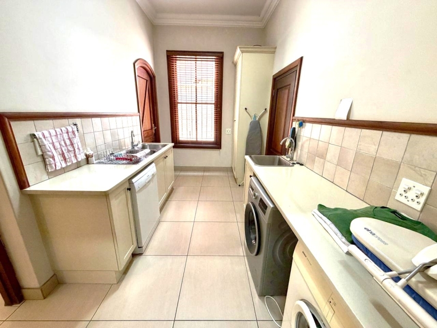 4 Bedroom Property for Sale in Faerie Glen Gauteng