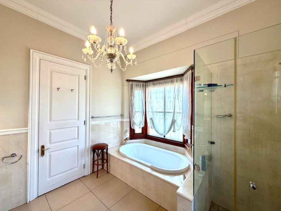 4 Bedroom Property for Sale in Faerie Glen Gauteng