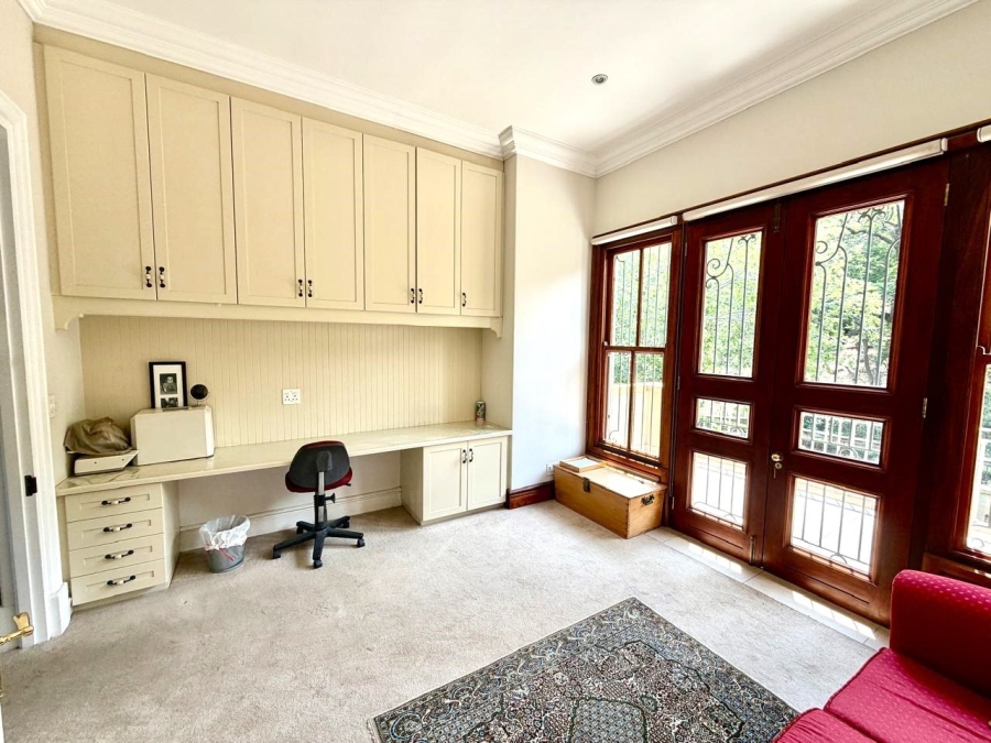 4 Bedroom Property for Sale in Faerie Glen Gauteng