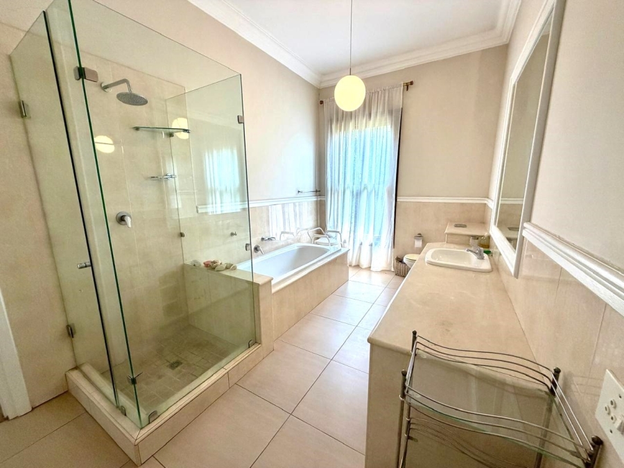 4 Bedroom Property for Sale in Faerie Glen Gauteng
