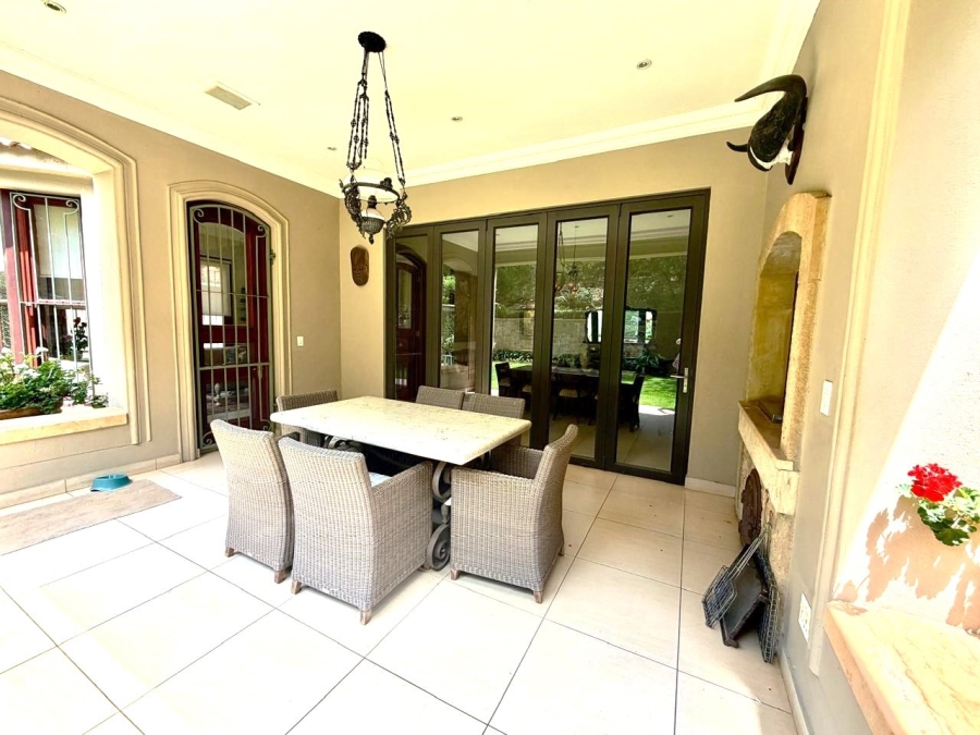 4 Bedroom Property for Sale in Faerie Glen Gauteng