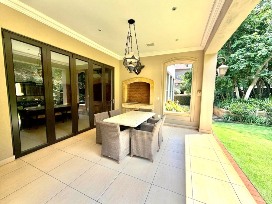 4 Bedroom Property for Sale in Faerie Glen Gauteng