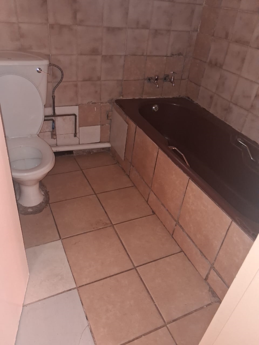 To Let 1 Bedroom Property for Rent in Berea Gauteng