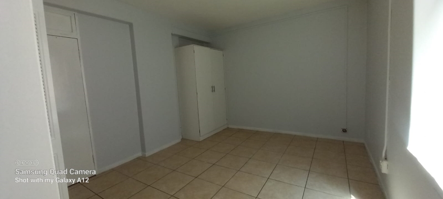 To Let 3 Bedroom Property for Rent in Hillbrow Gauteng