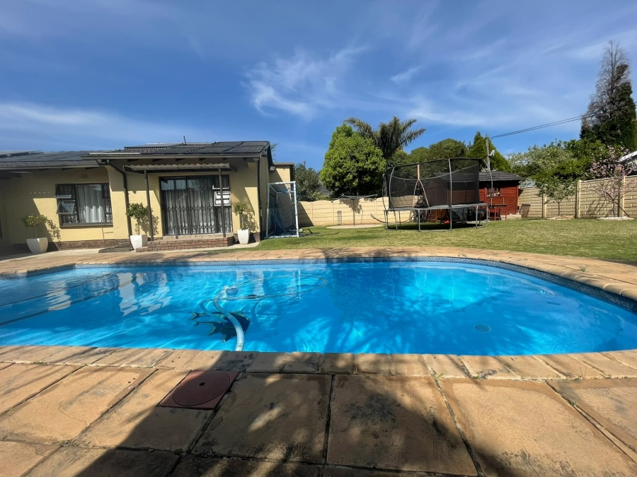 3 Bedroom Property for Sale in Edleen Gauteng