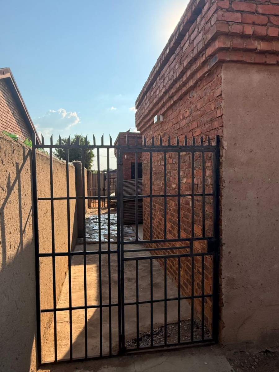 3 Bedroom Property for Sale in Soshanguve JJ Gauteng