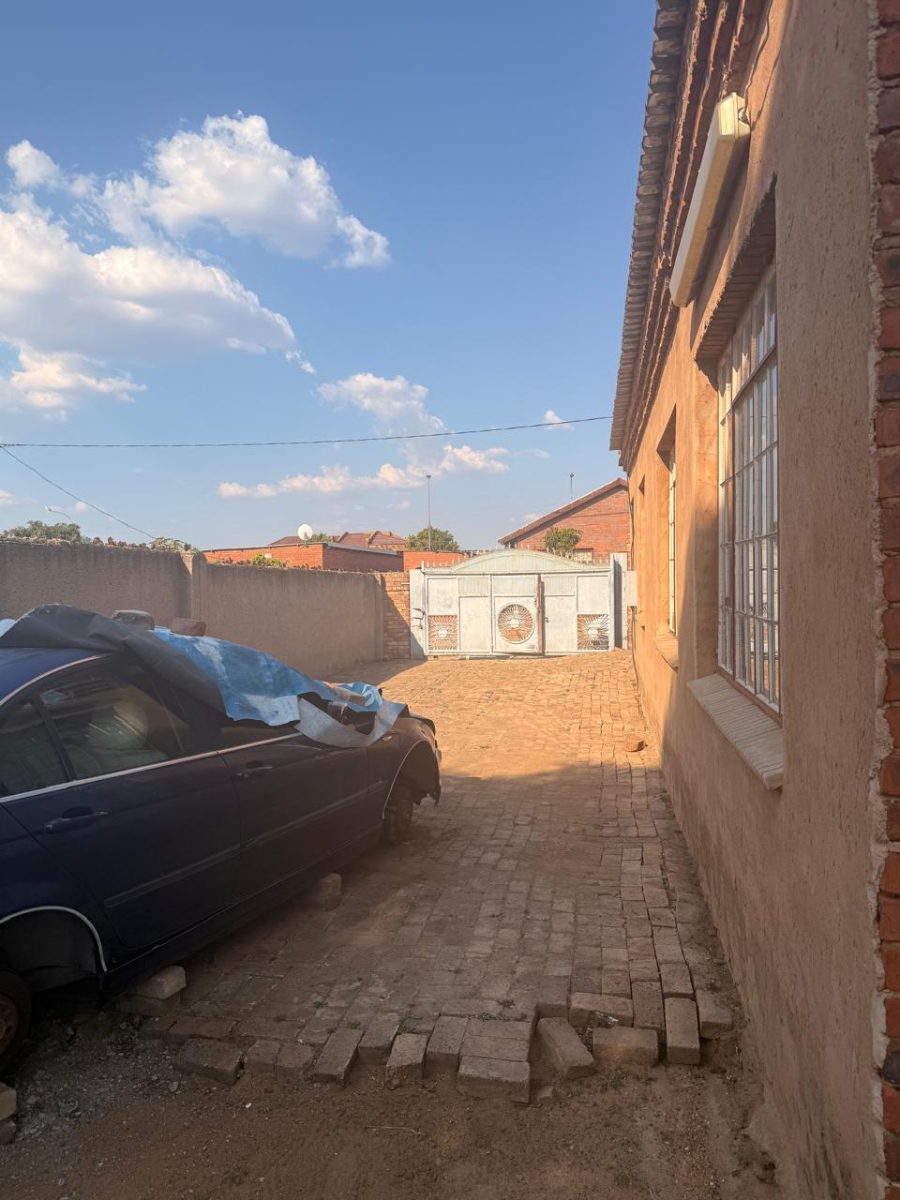 3 Bedroom Property for Sale in Soshanguve JJ Gauteng
