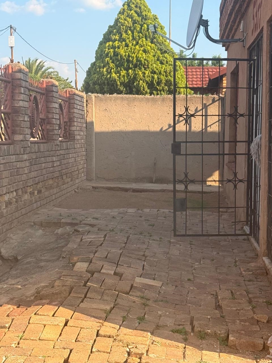 3 Bedroom Property for Sale in Soshanguve JJ Gauteng