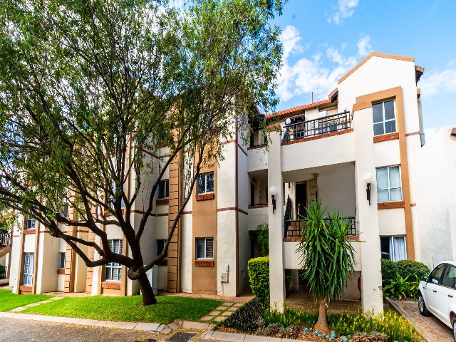 2 Bedroom Property for Sale in Faerie Glen Gauteng