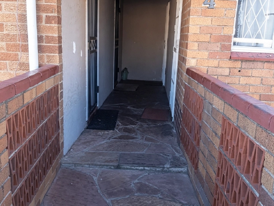 2 Bedroom Property for Sale in Townsview Gauteng