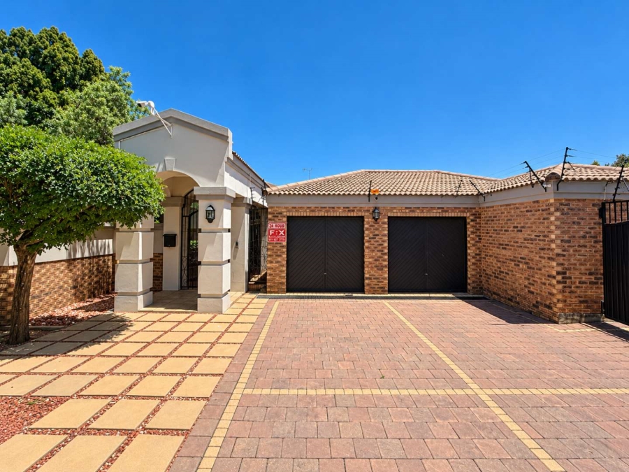 3 Bedroom Property for Sale in Glenvista Gauteng