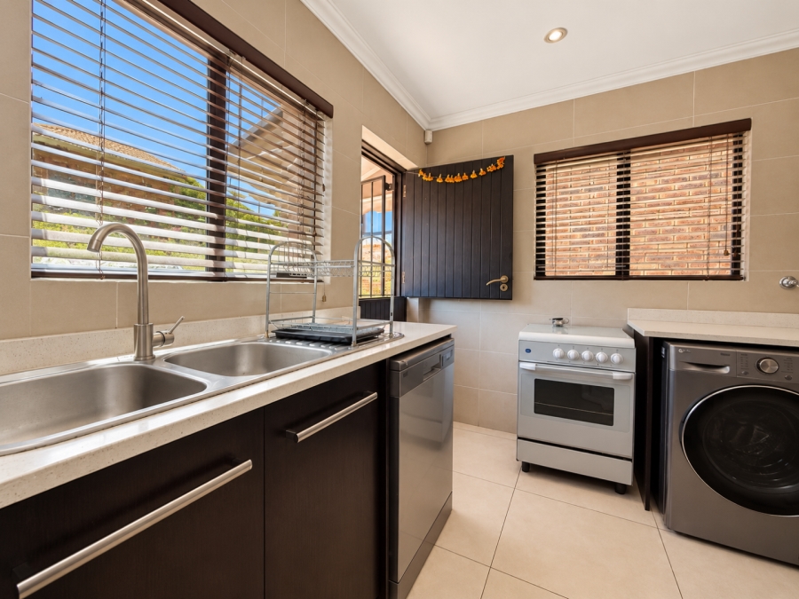 3 Bedroom Property for Sale in Glenvista Gauteng