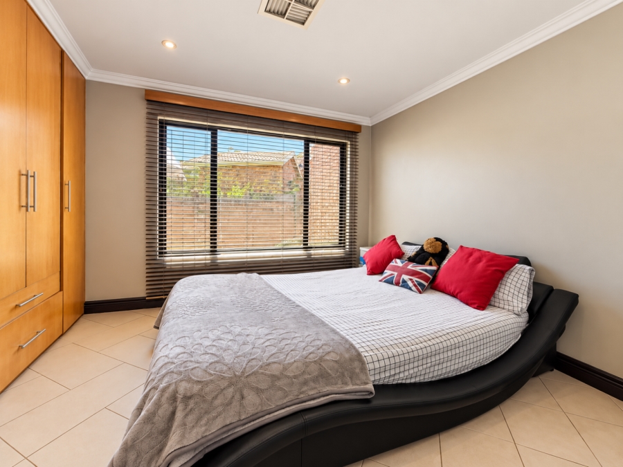 3 Bedroom Property for Sale in Glenvista Gauteng
