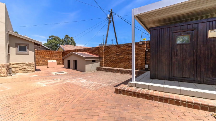 6 Bedroom Property for Sale in Rynsoord Gauteng