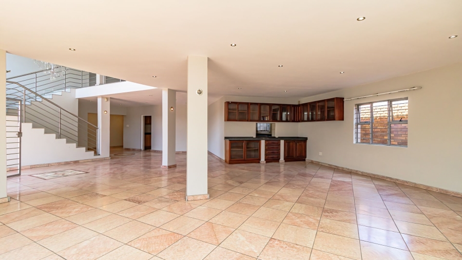 6 Bedroom Property for Sale in Rynsoord Gauteng