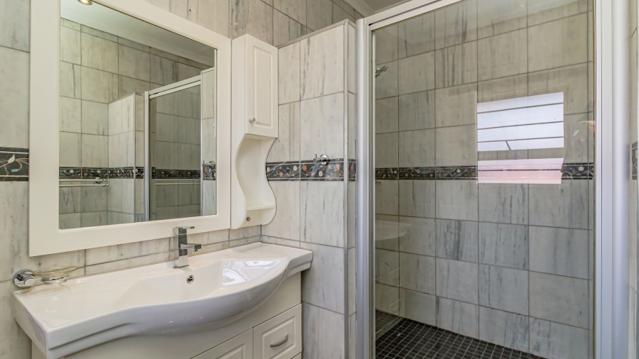 6 Bedroom Property for Sale in Rynsoord Gauteng