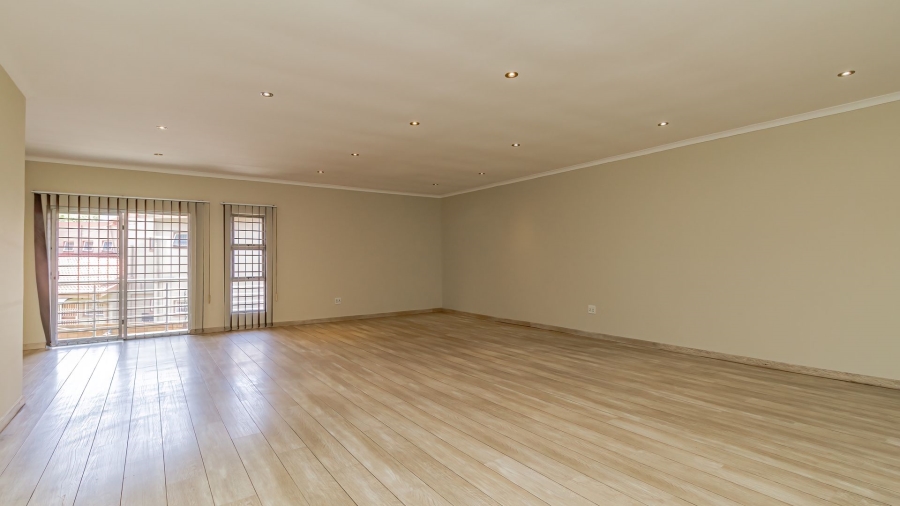 6 Bedroom Property for Sale in Rynsoord Gauteng
