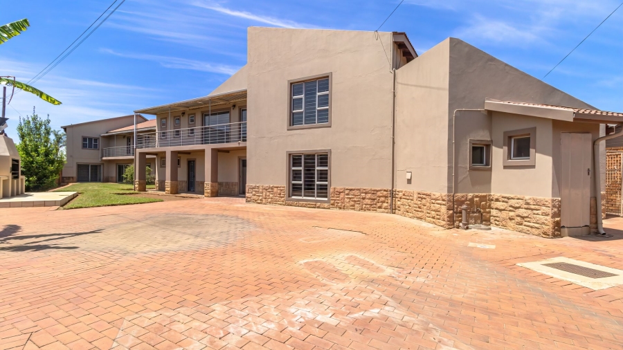 6 Bedroom Property for Sale in Rynsoord Gauteng