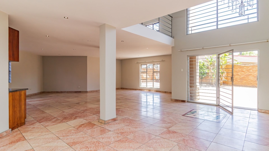 6 Bedroom Property for Sale in Rynsoord Gauteng