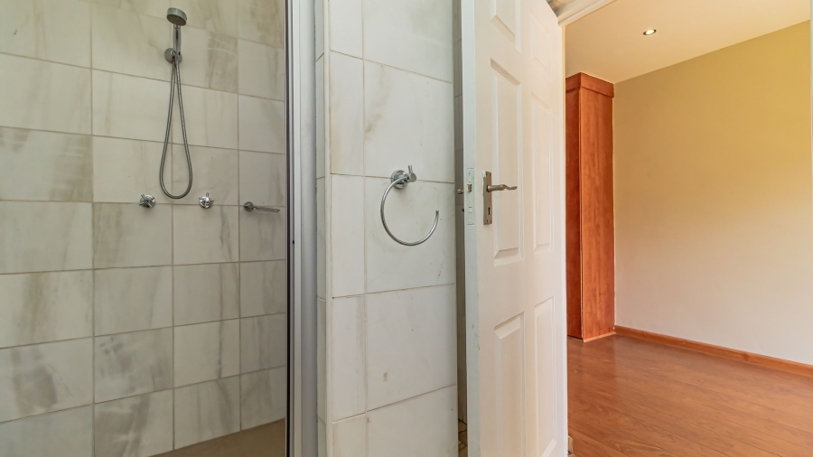 6 Bedroom Property for Sale in Rynsoord Gauteng
