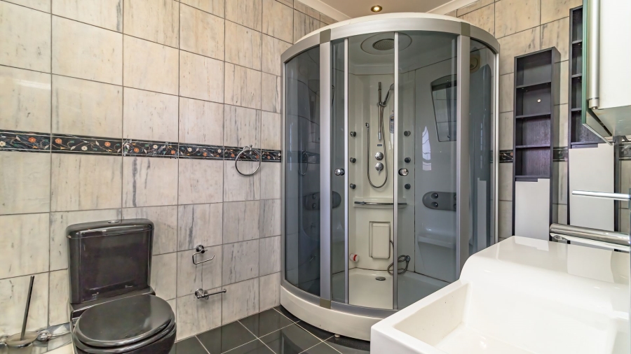 6 Bedroom Property for Sale in Rynsoord Gauteng