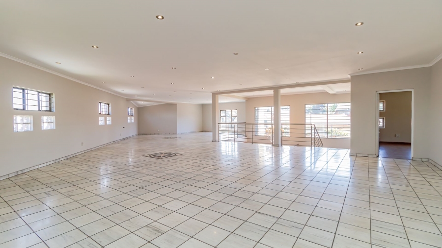6 Bedroom Property for Sale in Rynsoord Gauteng