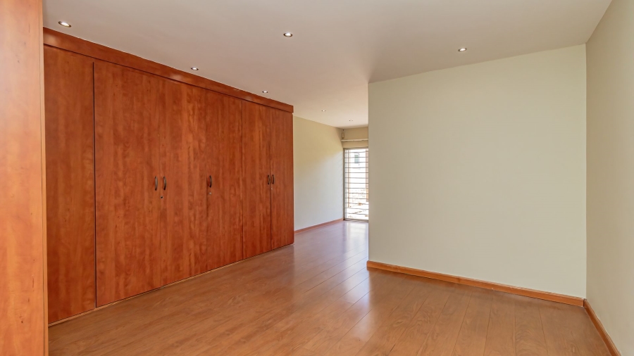 6 Bedroom Property for Sale in Rynsoord Gauteng