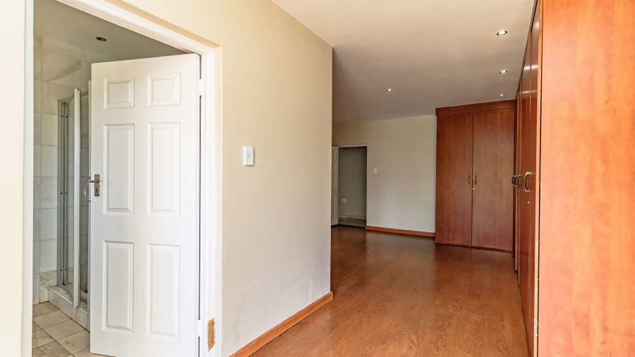 6 Bedroom Property for Sale in Rynsoord Gauteng