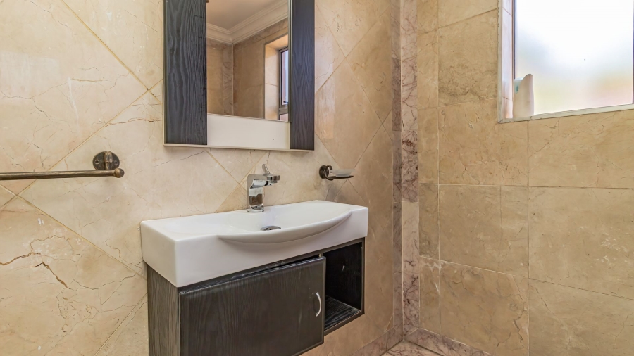6 Bedroom Property for Sale in Rynsoord Gauteng