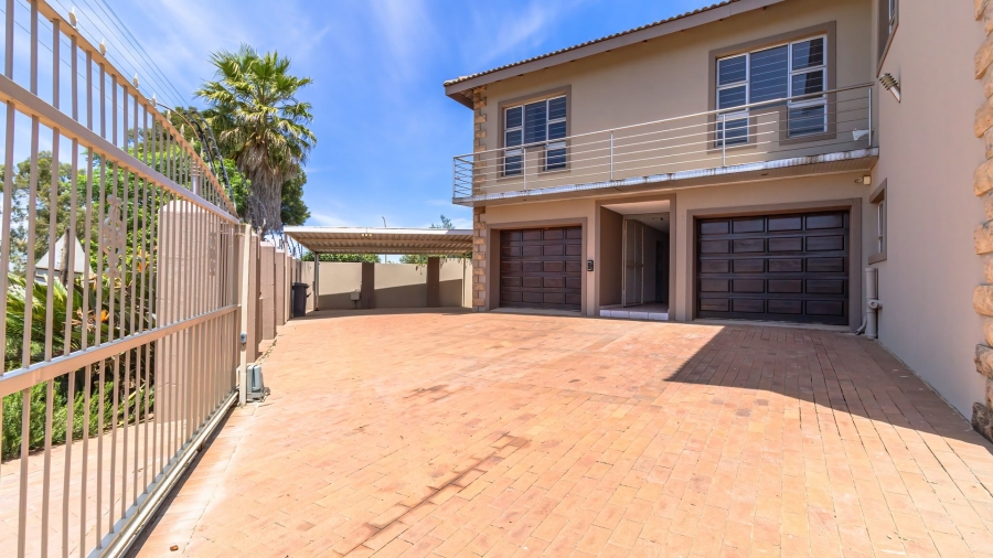 6 Bedroom Property for Sale in Rynsoord Gauteng