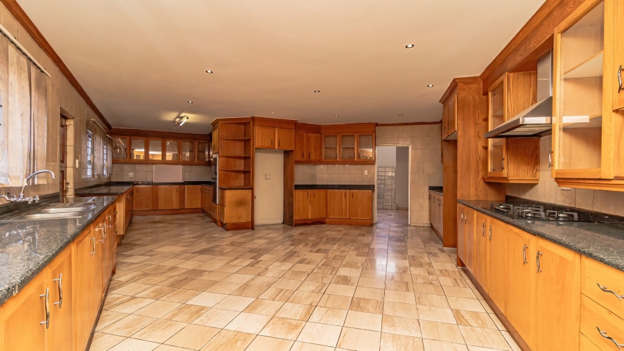 6 Bedroom Property for Sale in Rynsoord Gauteng