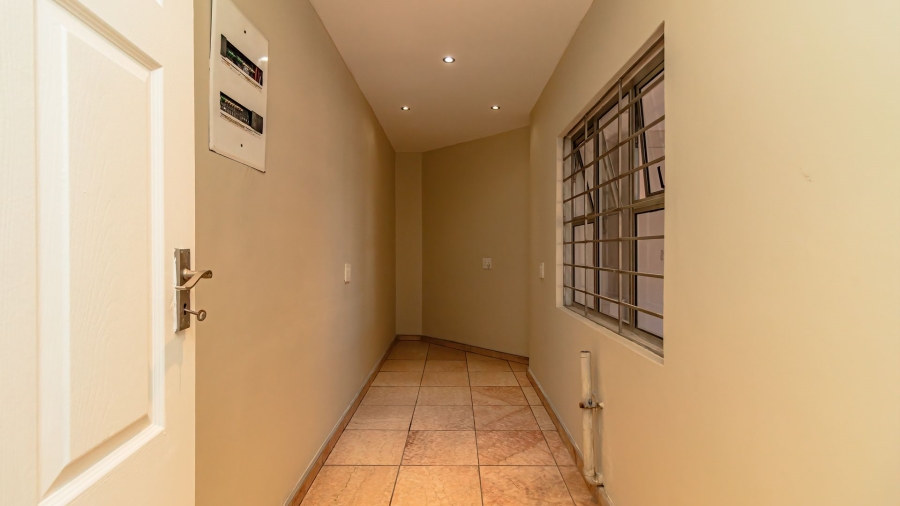 6 Bedroom Property for Sale in Rynsoord Gauteng