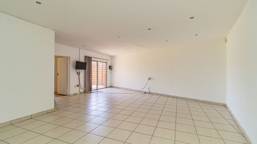 6 Bedroom Property for Sale in Rynsoord Gauteng