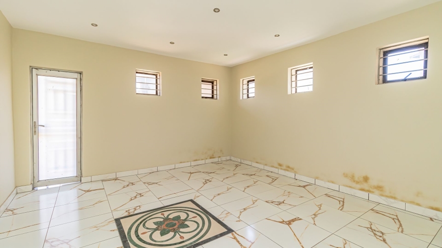 6 Bedroom Property for Sale in Rynsoord Gauteng