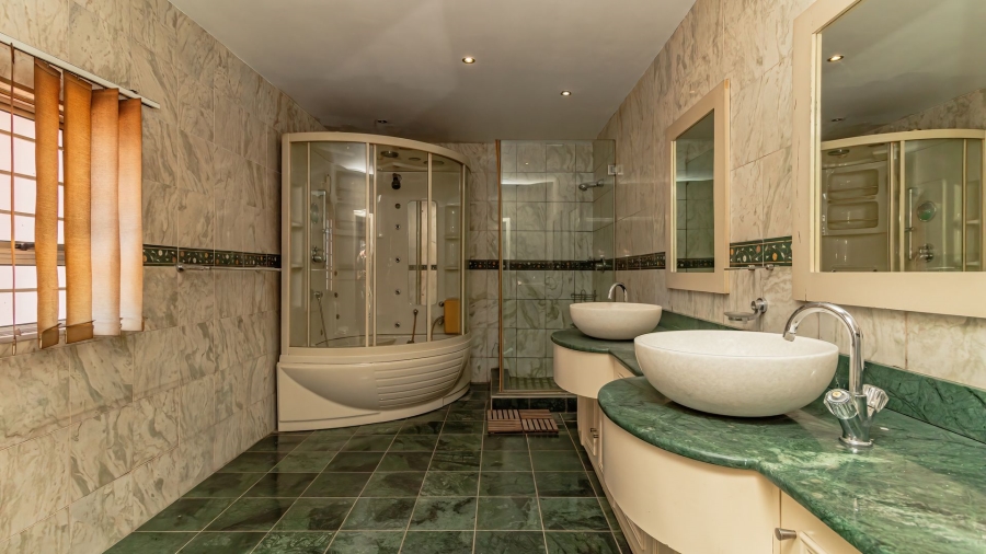 6 Bedroom Property for Sale in Rynsoord Gauteng