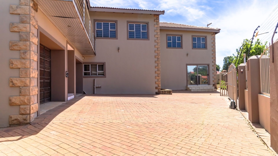 6 Bedroom Property for Sale in Rynsoord Gauteng
