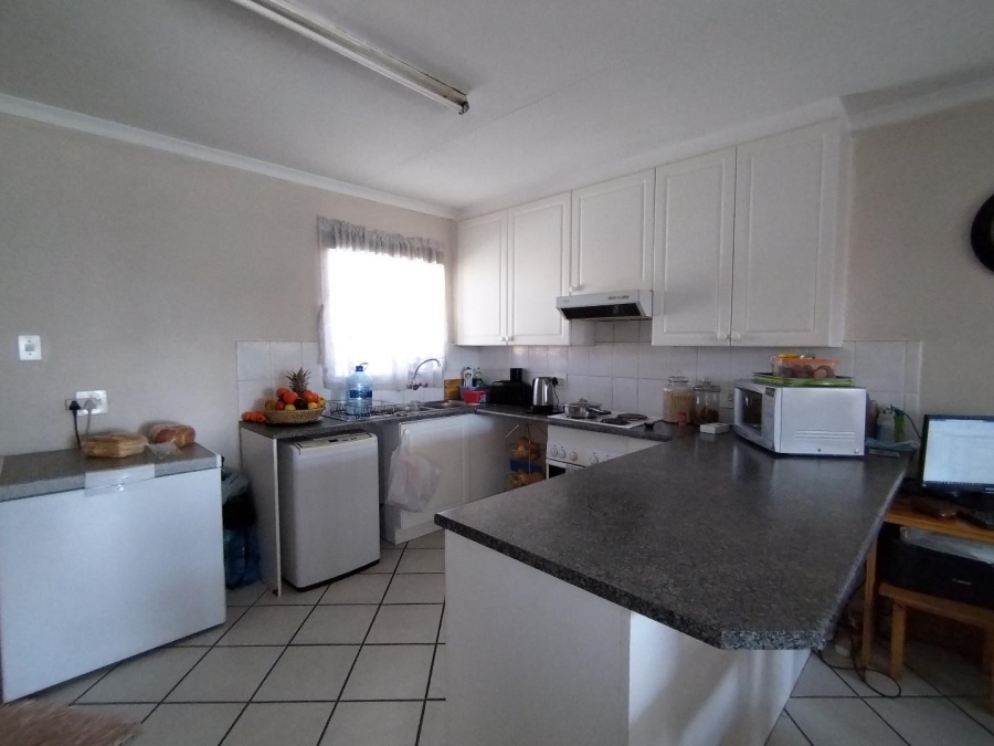 To Let 2 Bedroom Property for Rent in Rooihuiskraal North Gauteng