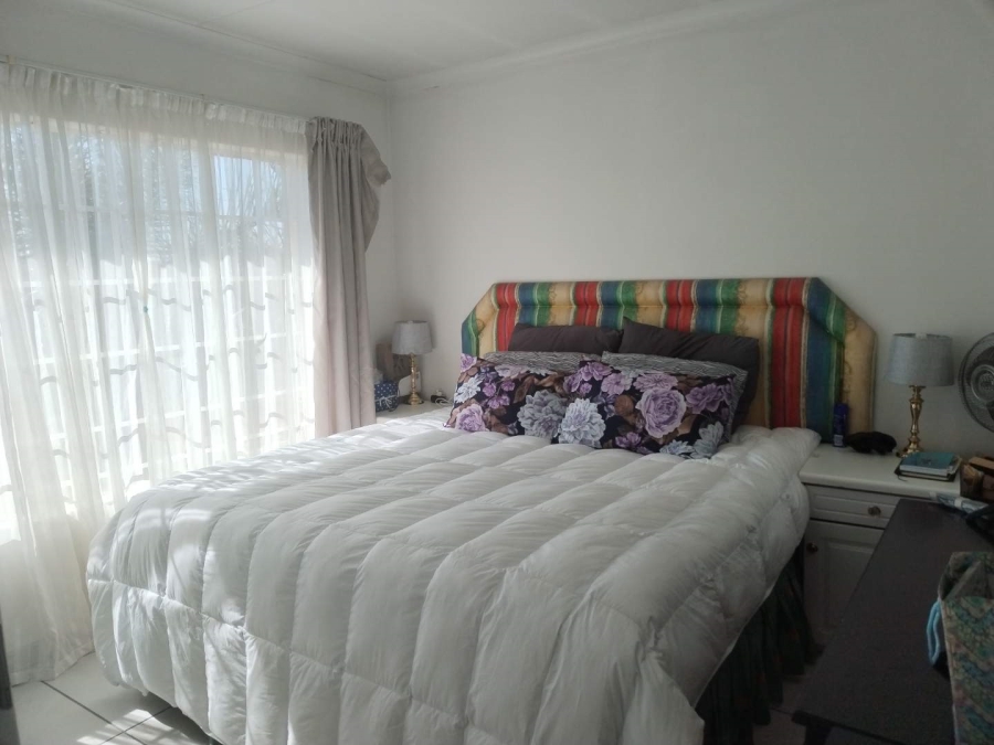 To Let 2 Bedroom Property for Rent in Rooihuiskraal North Gauteng