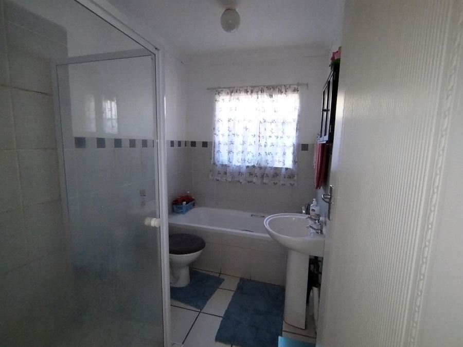 To Let 2 Bedroom Property for Rent in Rooihuiskraal North Gauteng