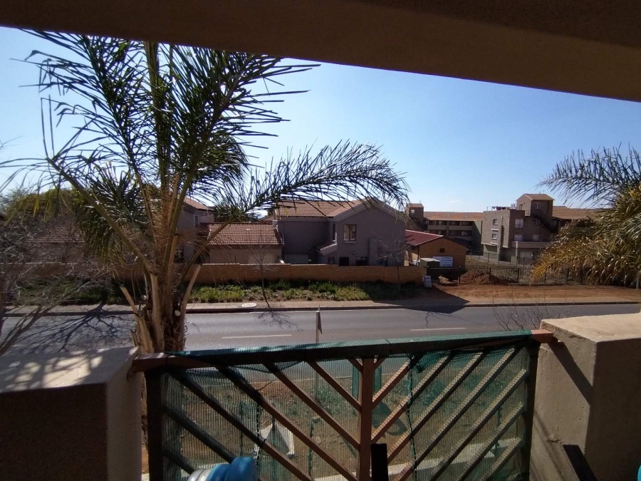 To Let 2 Bedroom Property for Rent in Rooihuiskraal North Gauteng