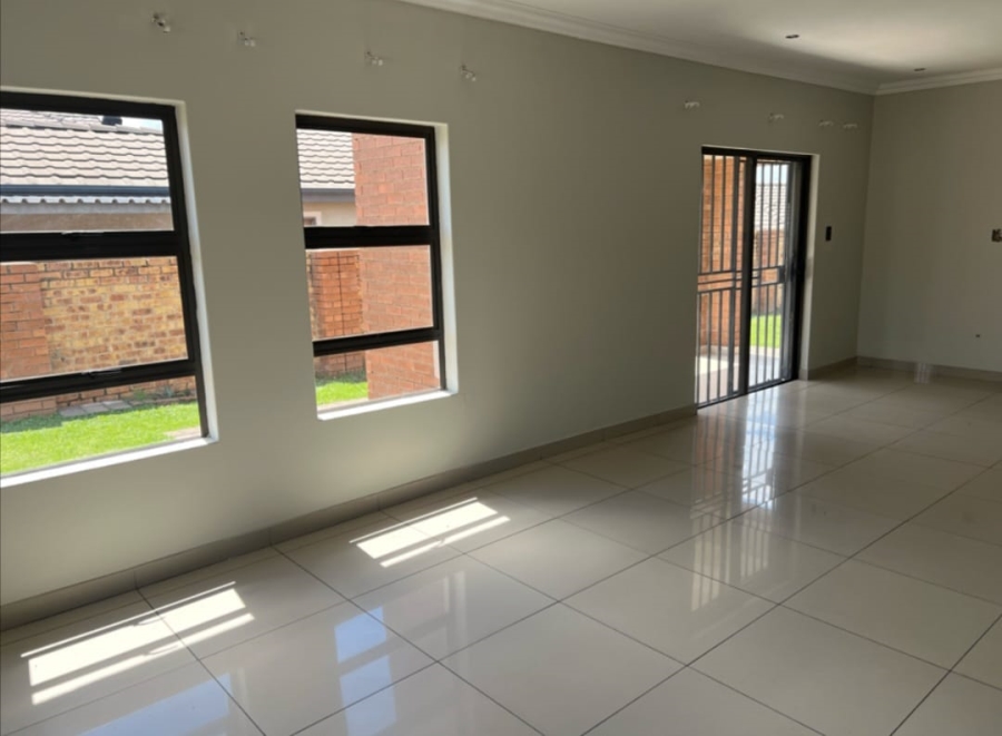 3 Bedroom Property for Sale in Clayville Gauteng