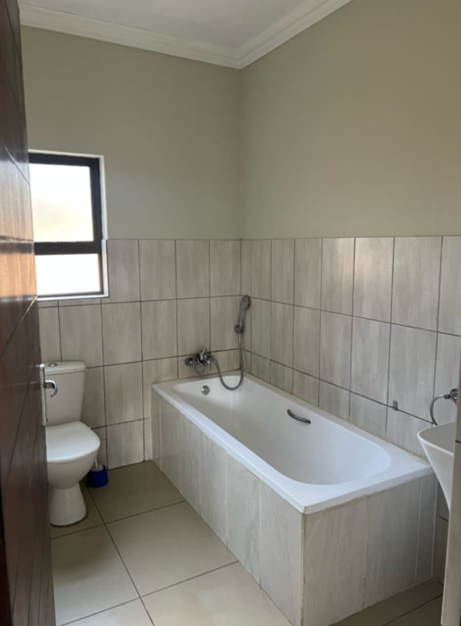 3 Bedroom Property for Sale in Clayville Gauteng