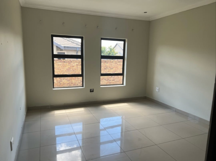 3 Bedroom Property for Sale in Clayville Gauteng