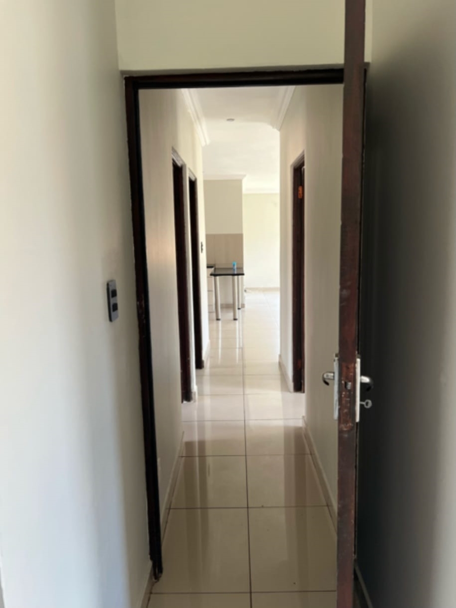 3 Bedroom Property for Sale in Clayville Gauteng