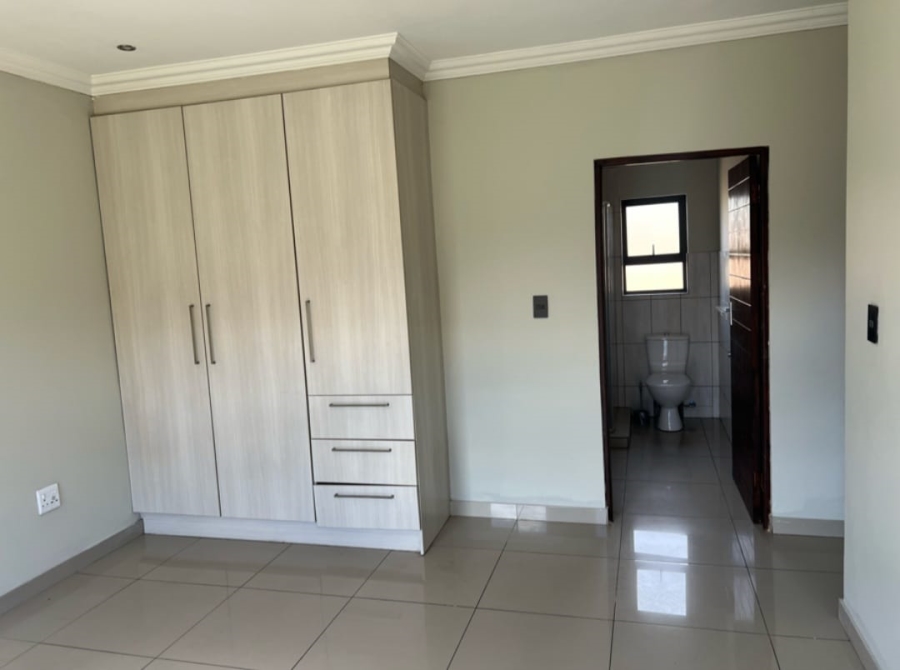 3 Bedroom Property for Sale in Clayville Gauteng