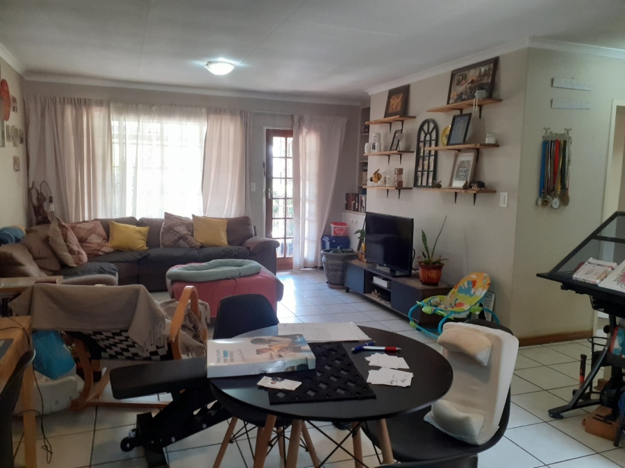 2 Bedroom Property for Sale in Albertsdal Gauteng