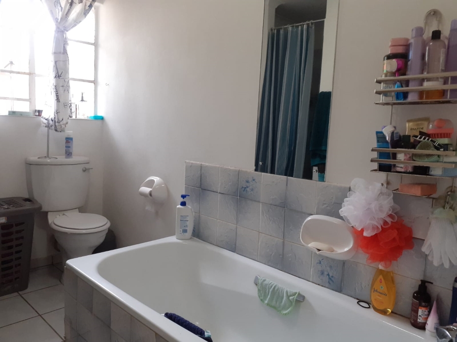 2 Bedroom Property for Sale in Albertsdal Gauteng